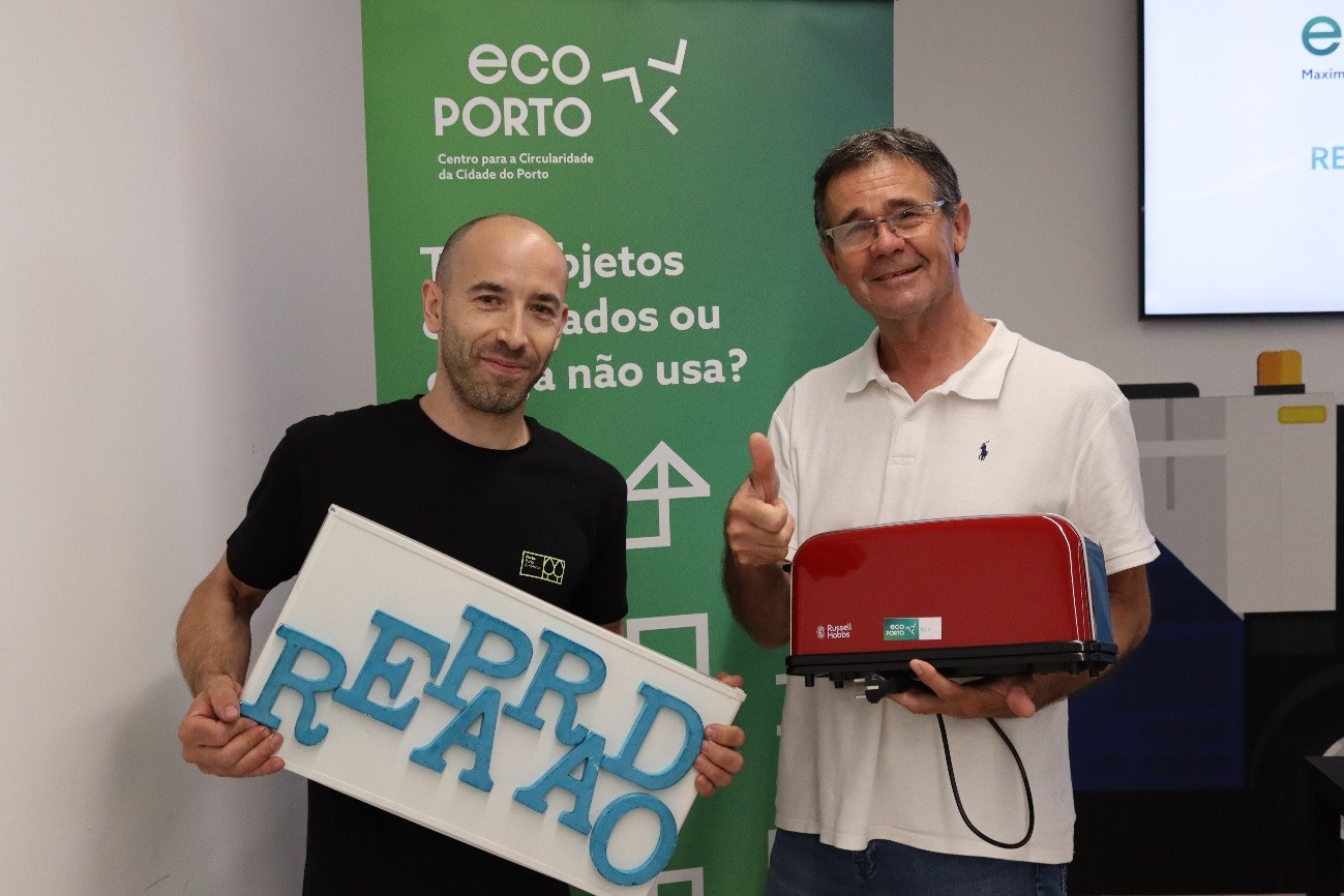 Entre chaves de fendas e boas conversas: o Repair Café voltou a juntar quem quer reparar em vez de descartar