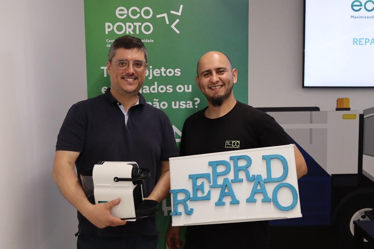 Entre chaves de fendas e boas conversas: o Repair Café voltou a juntar quem quer reparar em vez de descartar